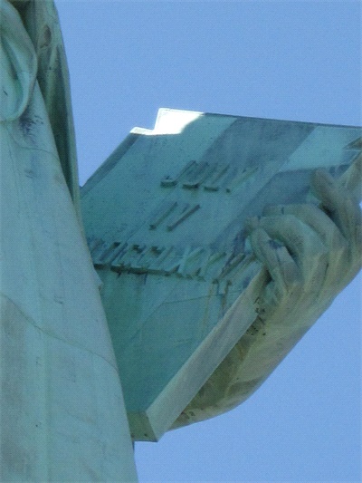 frihetsgudinnan-declaration-of-independence